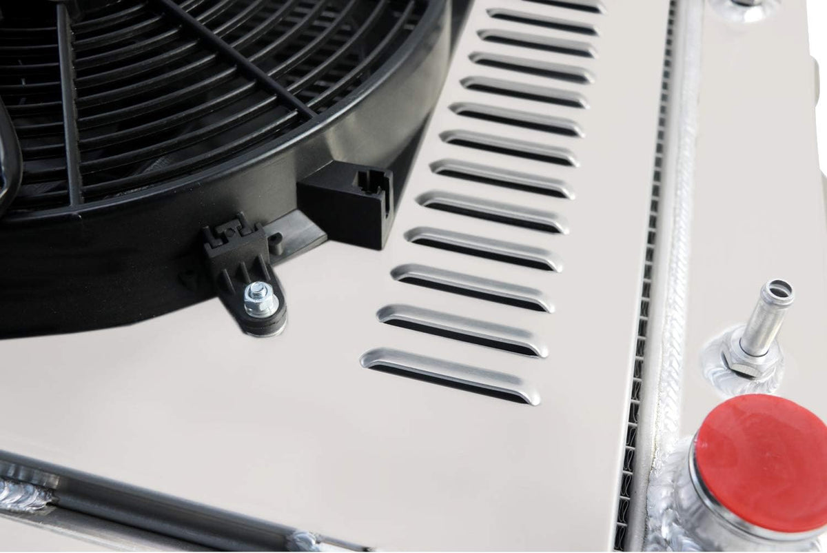4 Row All Aluminum Radiator with Shroud Fan Z1133