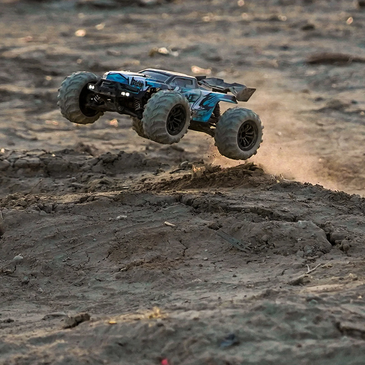 2.4Ghz 70KM/H 1/16 Off Road RC Trucks Brushless Motor LED Light 4WD Vehicle T418236