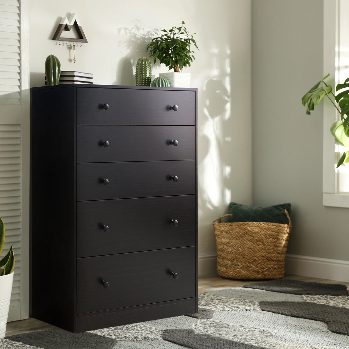 White 5 Drawer Dresser E616847