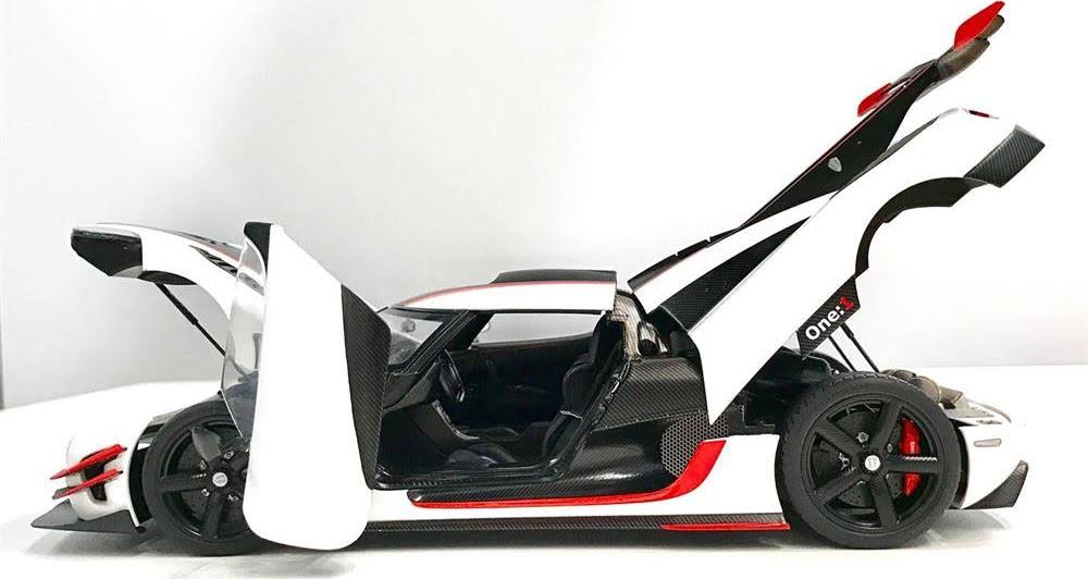1/18 Model Car C678566