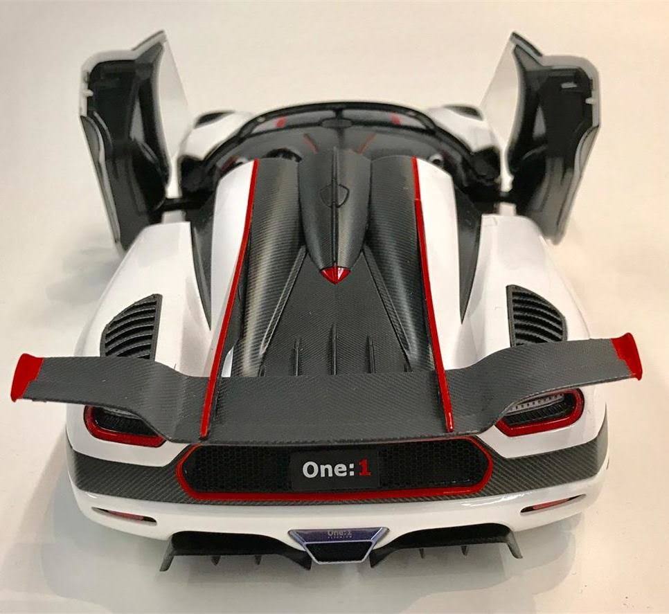 1/18 Model Car C678566