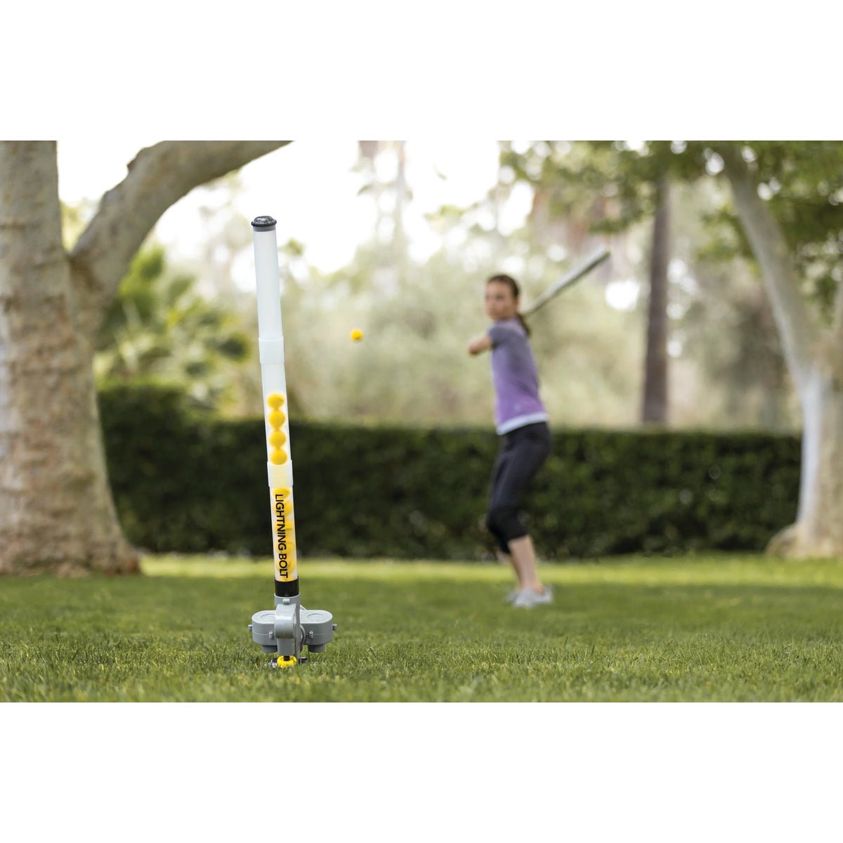 Lightweight Portable Automatic Pitching Machine with 26 Ball Capacity G28812